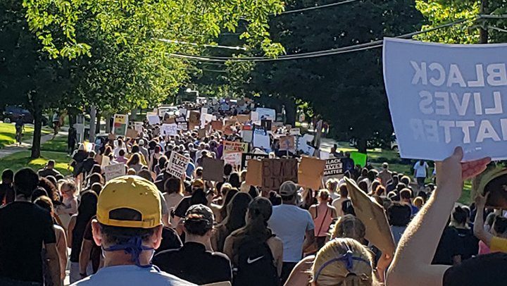 Cedar Rapids models success of the ‘peaceful protest’